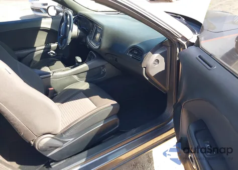 2018 Dodge Challenger Sxt z USA, uszkodzony, nr VIN 2C3CDZAG9JH131298